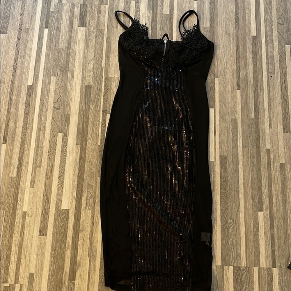 NEVER WORN ✨ Sparkly sheer black dress 🖤